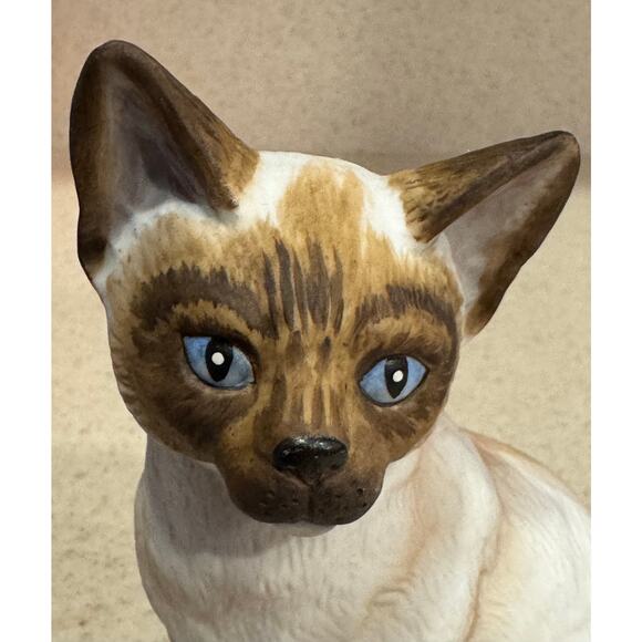 San Francisco Music Box Company Siamese Cat Music Box Theme from Ice Castle - Picture 5 of 9